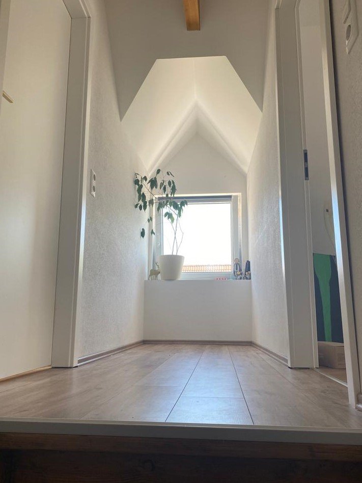Einfamilienhaus mit Terrasse, kleine Garten und Stellplatz