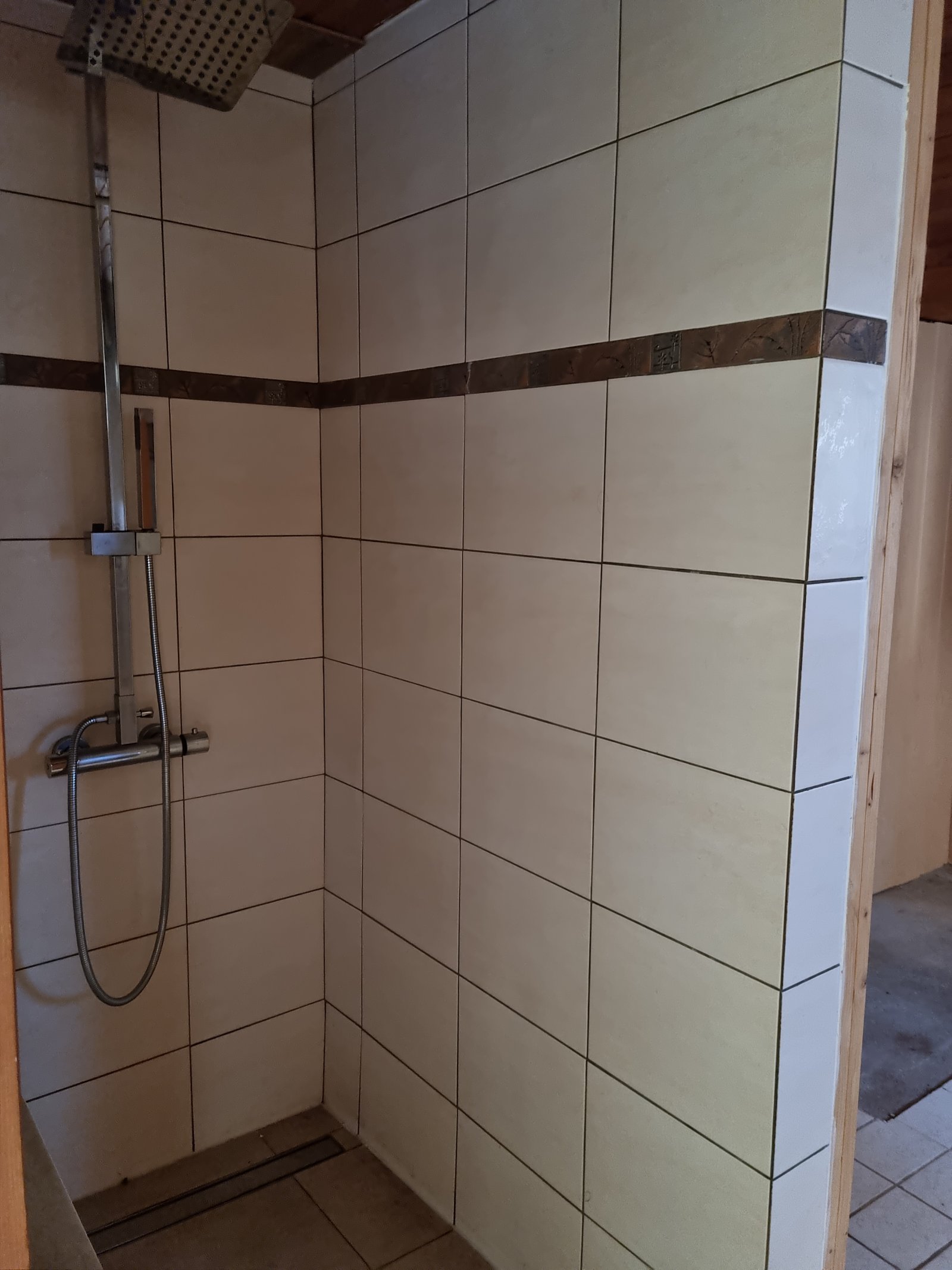  "Schnäppchenpreis"  renovierungsbedürftiges Haus auf einem schönen großem Grundstück