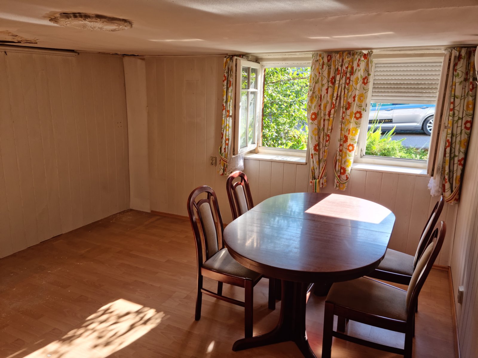  "Schnäppchenpreis"  renovierungsbedürftiges Haus auf einem schönen großem Grundstück