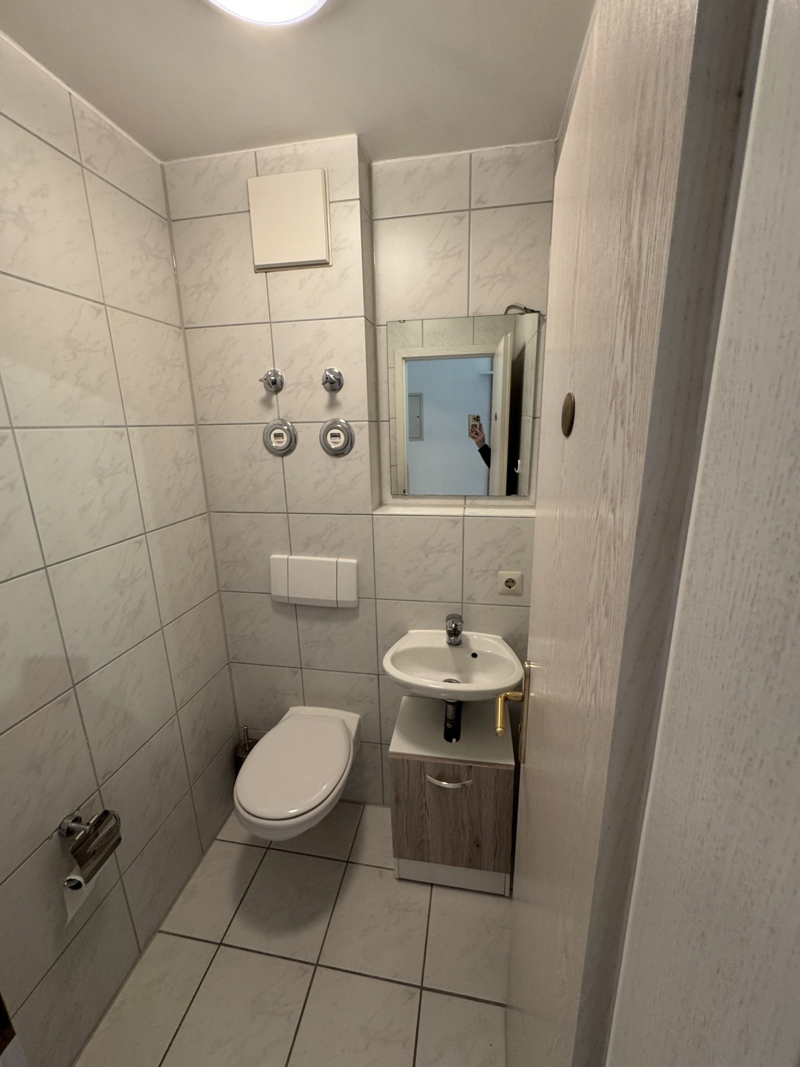 WC WC