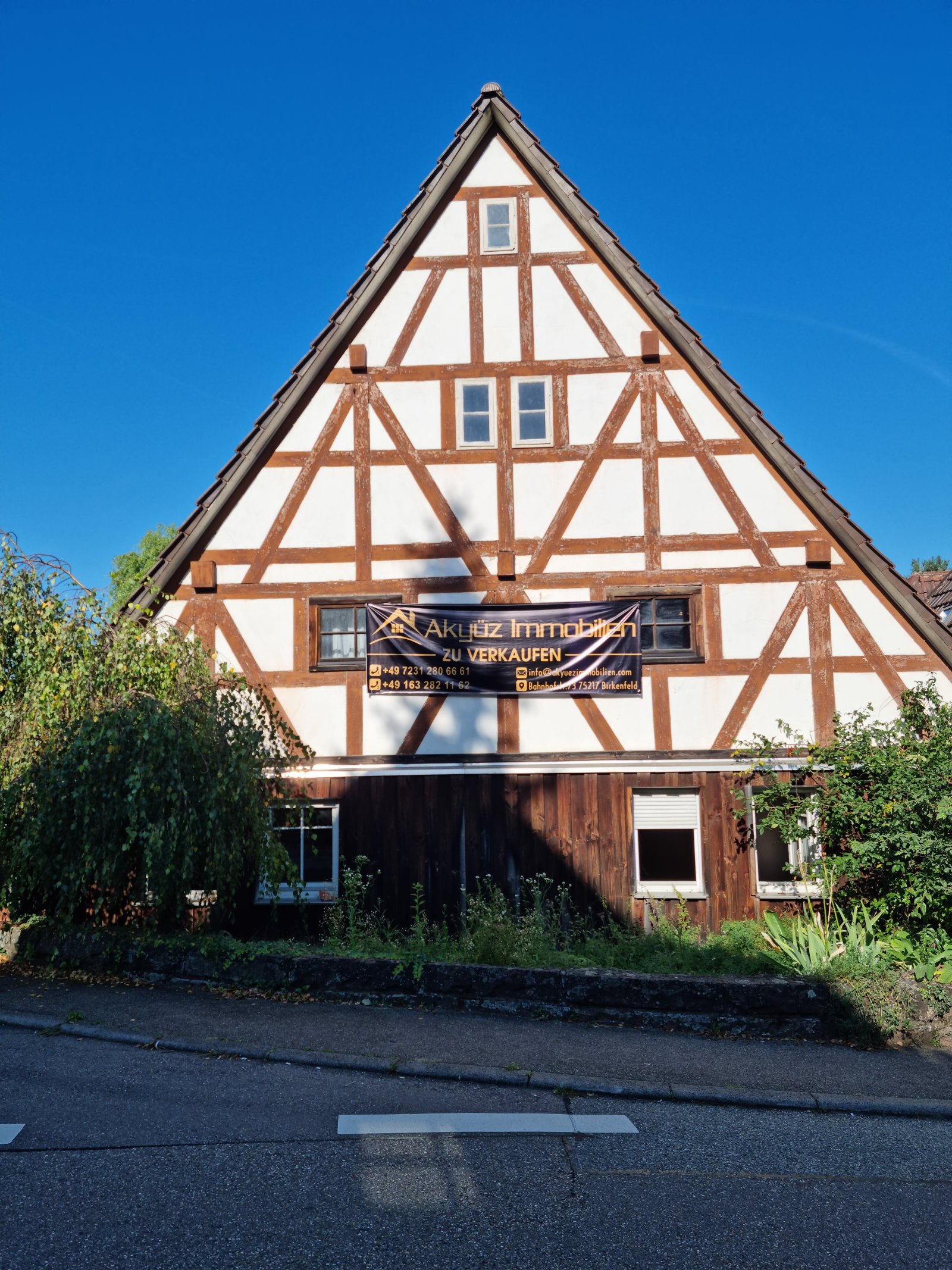  "Schnäppchenpreis"  renovierungsbedürftiges Haus auf einem schönen großem Grundstück