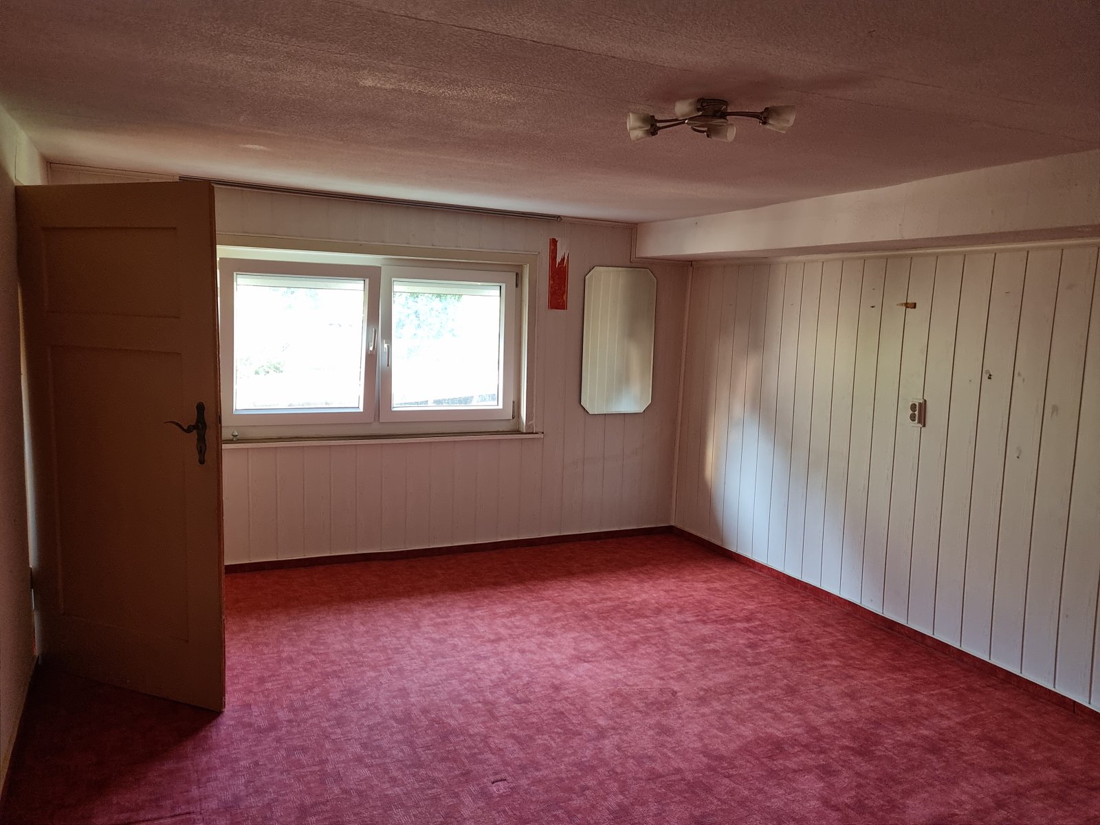  "Schnäppchenpreis"  renovierungsbedürftiges Haus auf einem schönen großem Grundstück