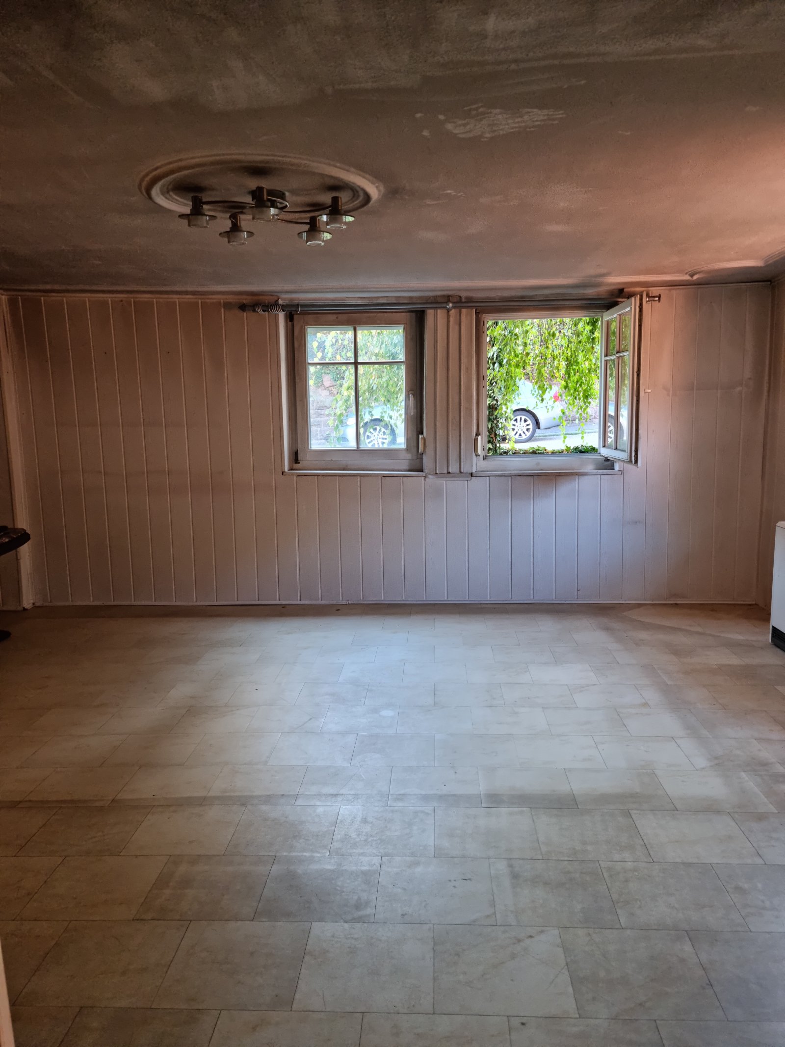  "Schnäppchenpreis"  renovierungsbedürftiges Haus auf einem schönen großem Grundstück